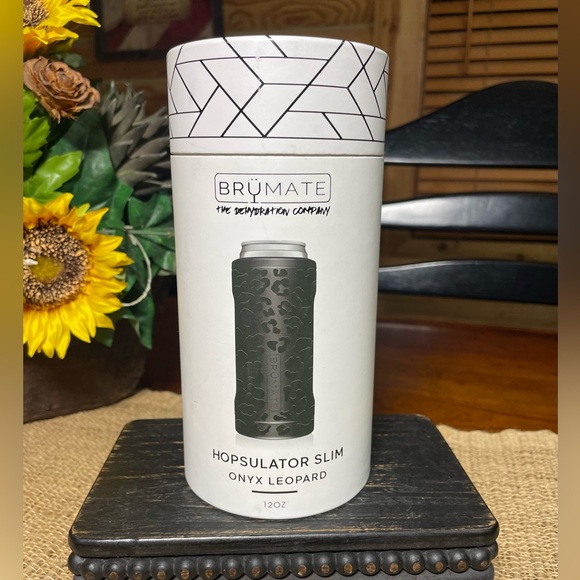 BRUMATE HOPSULATOR SLIM Onyx Black 12oz Slim Can Coozie - Picture 8 of 10